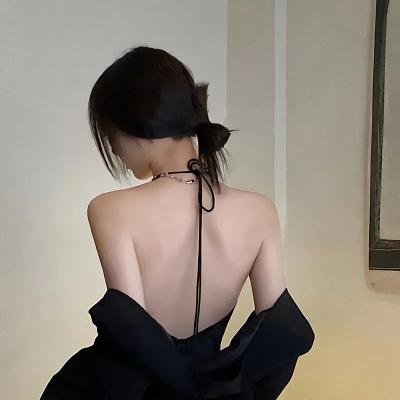 挟刀揉手
